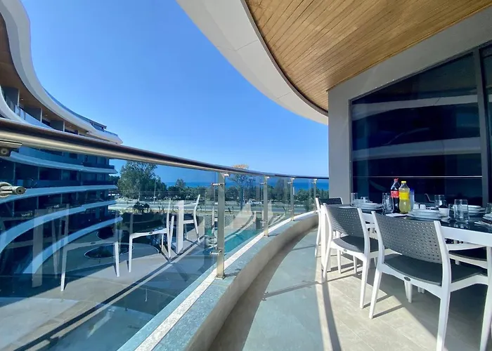 Via Mar - Experience